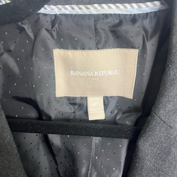 Banana republic gray blazer size  4P - Picture 5 of 8